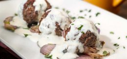 Albóndigas de carne con salsa de yogur